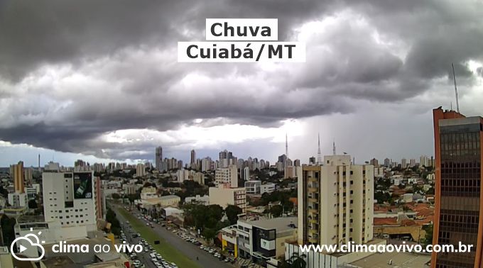 na imagem mostra o avanço de chuva em Cuiabá/MT